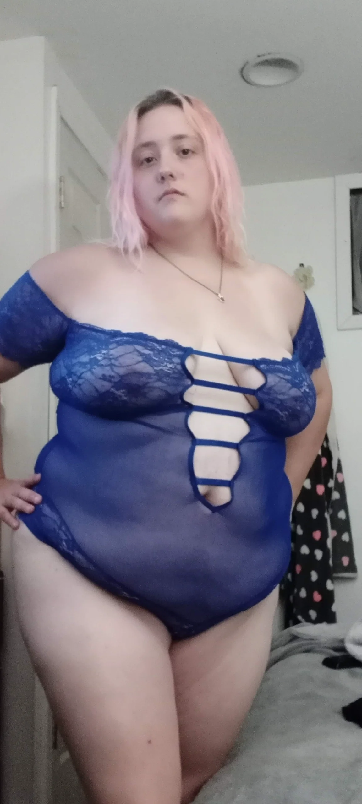 Fat Pig trying to look sexy