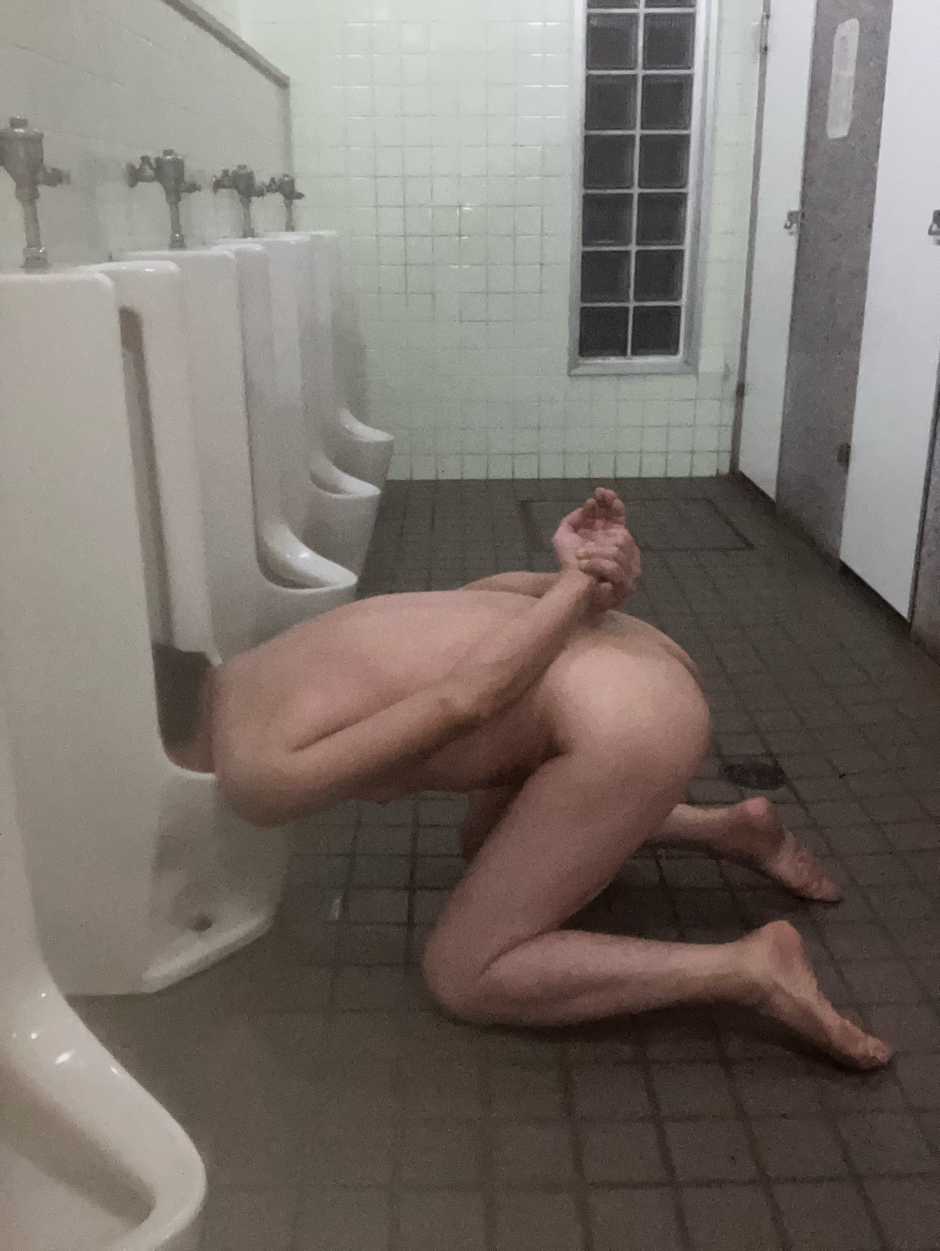 Public toilet cleaner -2